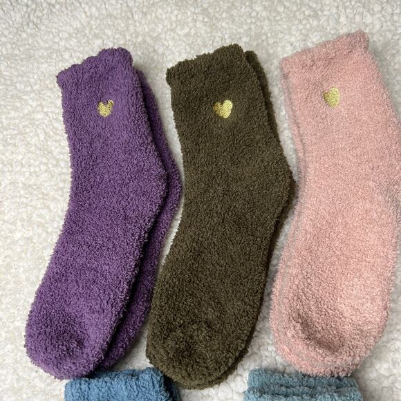 Cozy Fluffy Embroidered Heart Socks 5 Pair - Picture 2 of 7